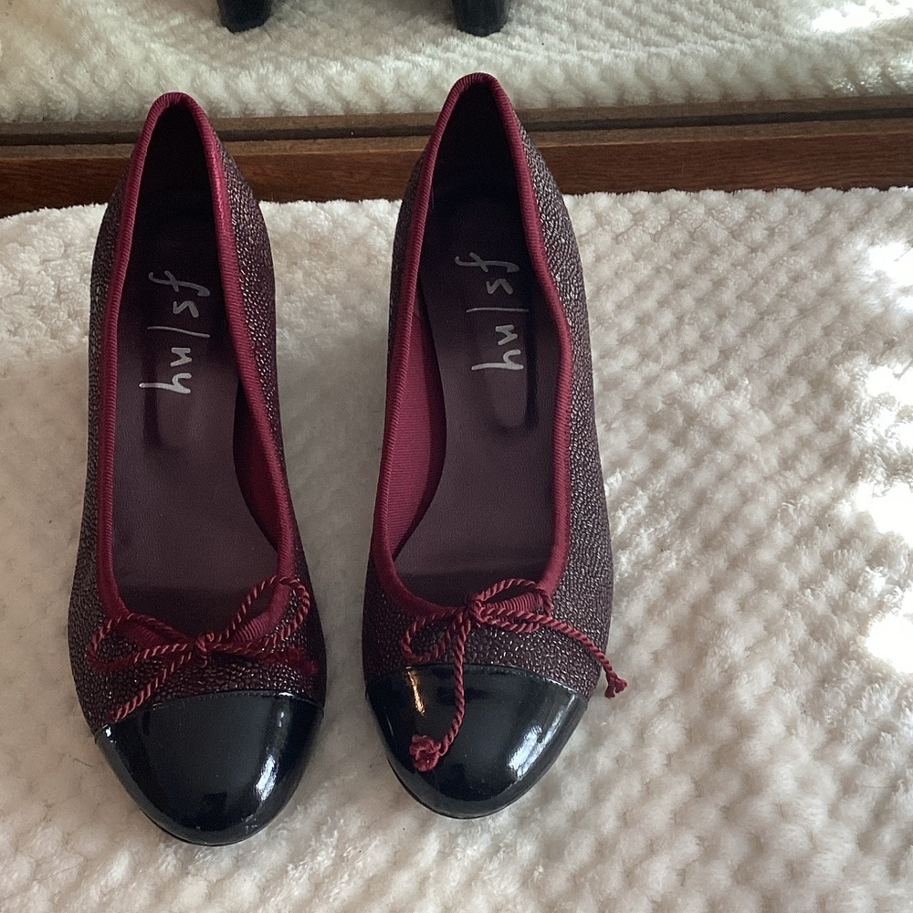 Women's Burgundy and Black wedge